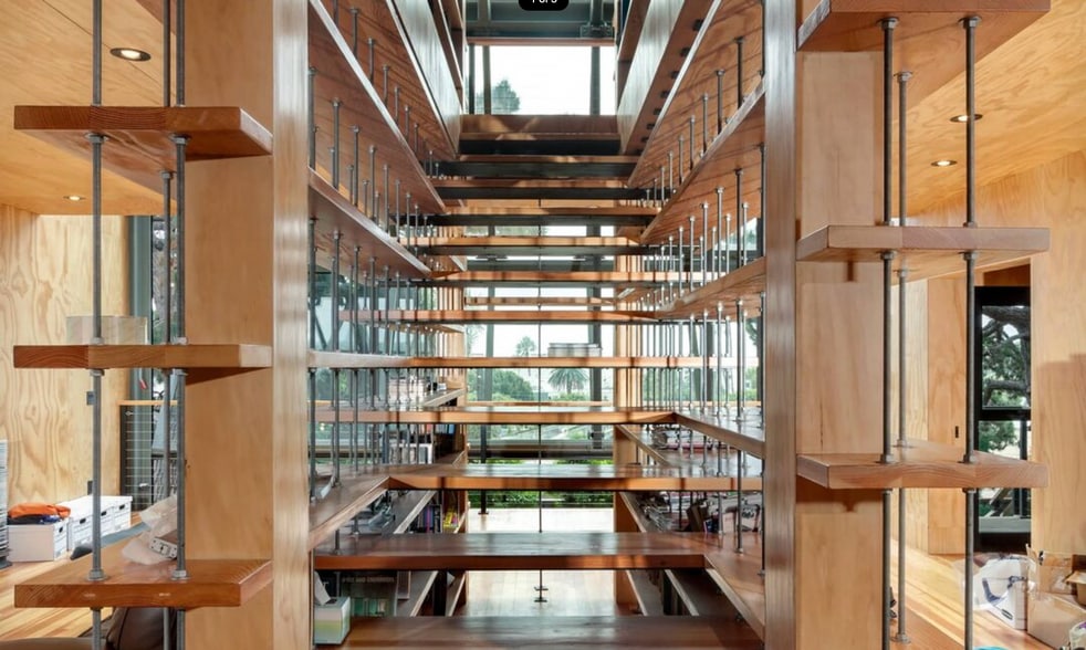 More Photos Of 2460 Beverley Ave, Santa Monica Flex For Sale