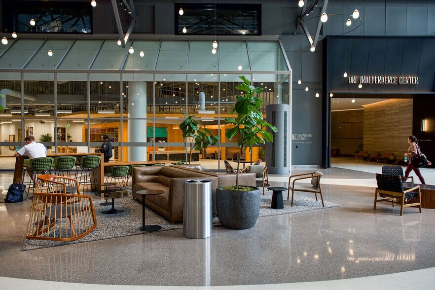 More Photos Of 101 N Tryon St, Charlotte Office For Lease