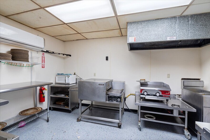 More Photos Of 1490 Highway 412 W, Siloam Springs Bowling Alley For Sale