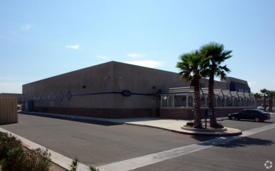 More Photos Of 15510 Main St, Hesperia Drugstore For Lease