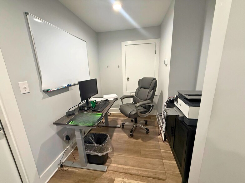 More Photos Of 2882 Mill St, Mobile Warehouse For Sale