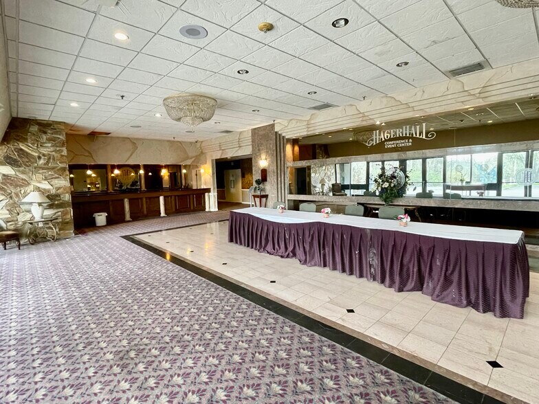 More Photos Of 901 Dual Hwy, Hagerstown Restaurant For Sale