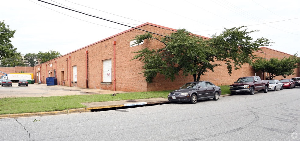 More Photos Of 5344-5352 46th Ave, Edmonston Warehouse For Lease