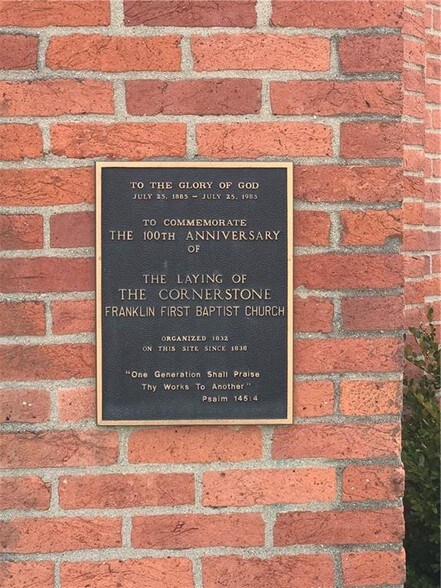 More Photos Of 201 E Jefferson St, Franklin Loft Creative Space For Lease