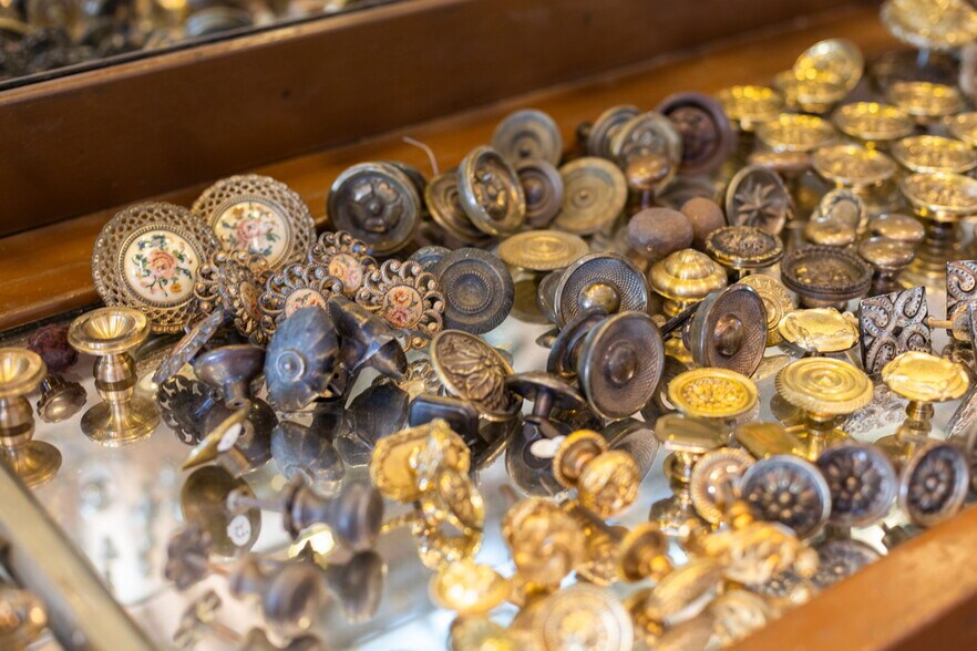 More Photos Of 1901 W Alabama St, Houston Freestanding For Sale