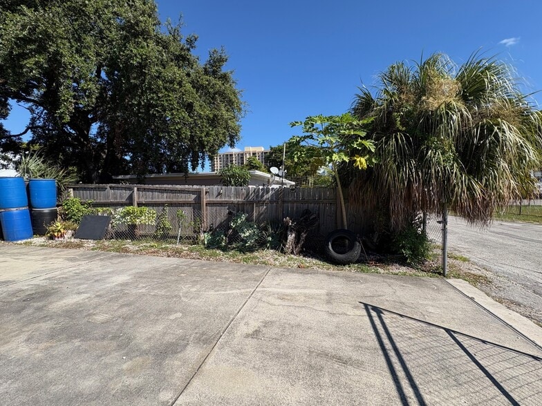 More Photos Of 12203-12207 NE 13th Ct, North Miami Food Processing For Lease