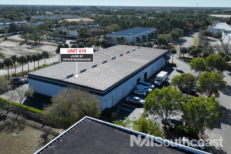 More Photos Of 603-619 NW Mercantile Pl, Port Saint Lucie Warehouse For Lease