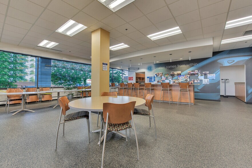 More Photos Of 28333 Telegraph Rd, Southfield Office For Sale