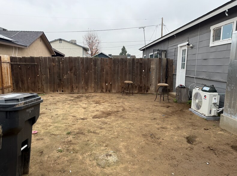 More Photos Of 338 Norris Rd, Bakersfield Multifamily For Sale