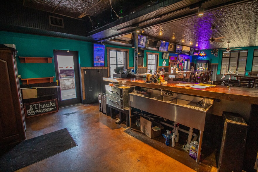 More Photos Of 130 Tamiami Trl, Punta Gorda Restaurant For Sale