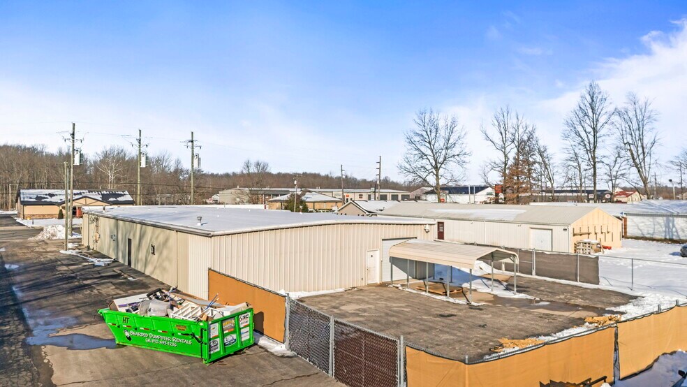 More Photos Of 2929 Clifty Dr, Madison Flex For Sale