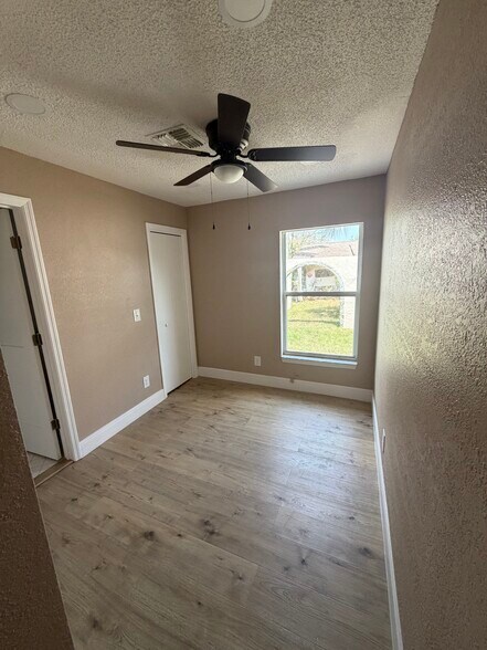 More Photos Of 35 Harbor Woods Cir, Safety Harbor Specialty For Sale