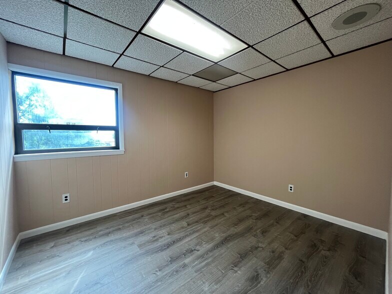 More Photos Of 656 Georges Rd, North Brunswick Office For Lease