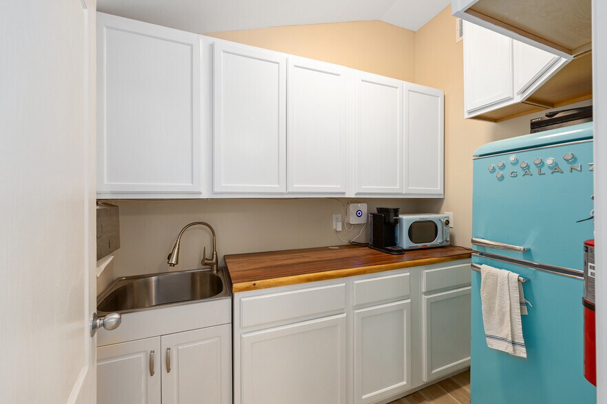 More Photos Of 1703 NE 8th Rd, Ocala Specialty For Sale