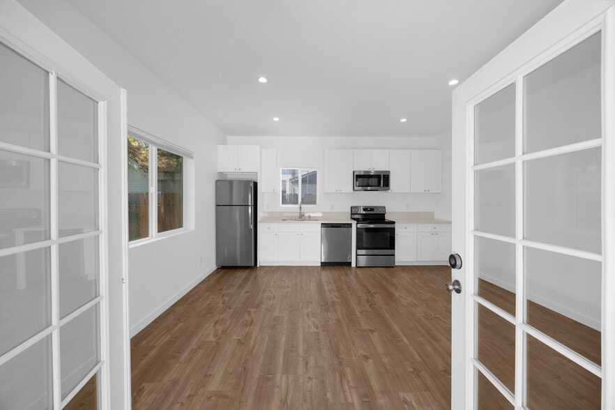 More Photos Of 456 N Batavia St, Orange Apartments For Sale