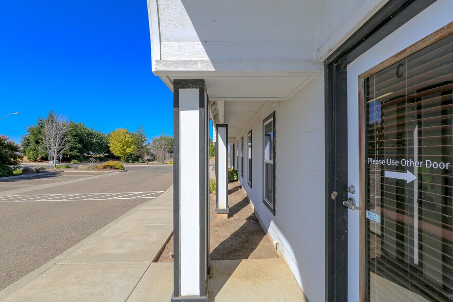 More Photos Of 128 Heron Way, Merced Light Manufacturing For Lease