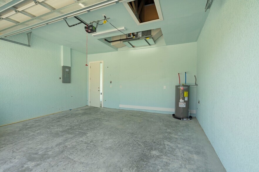 More Photos Of 1107 SE 38th St, Cape Coral Apartments For Sale