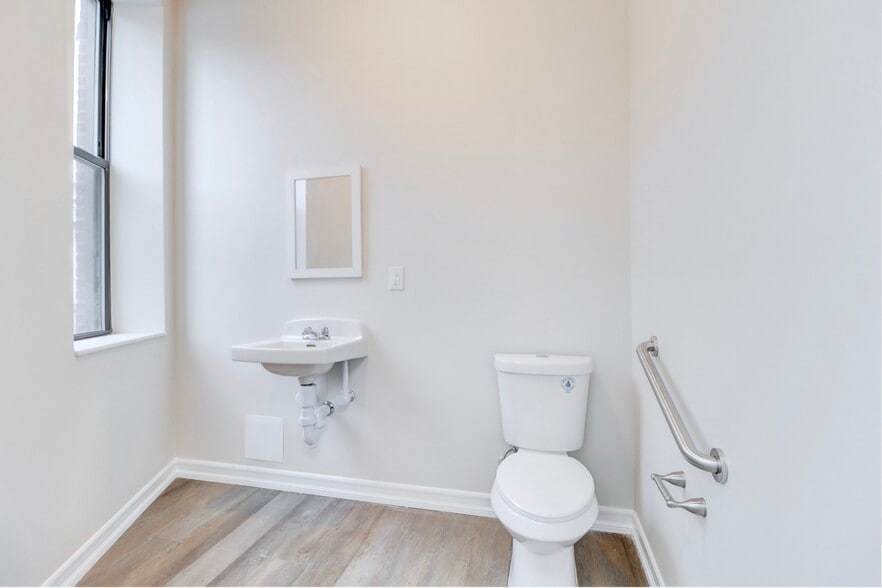 More Photos Of 7416 Cypress Hills St, Glendale Manufacturing For Sale