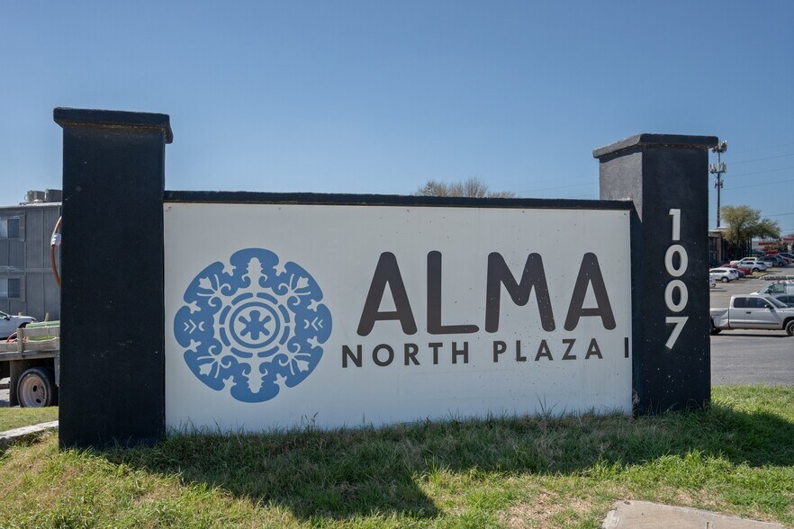 More Photos Of 1007 E Rundberg Ln, Austin Apartments For Sale