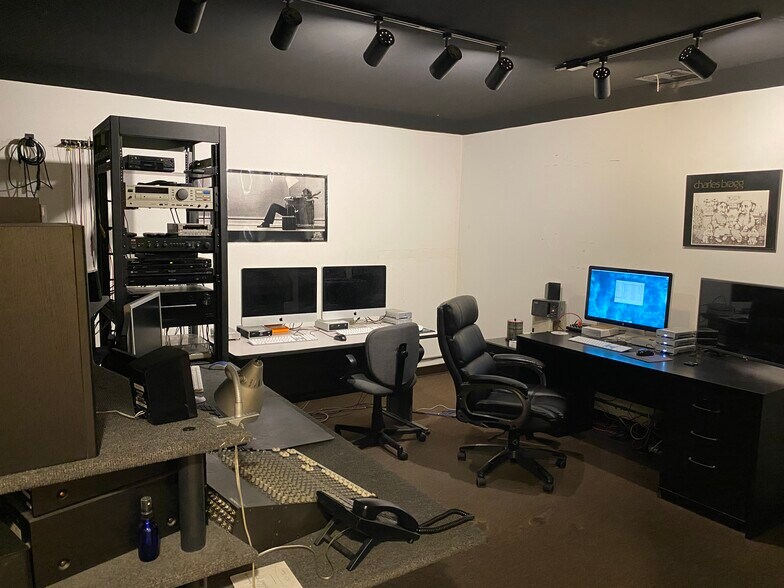 More Photos Of 6855 Vineland Ave, North Hollywood Warehouse For Sale