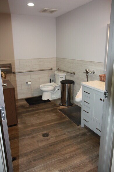 More Photos Of 221 W F St, Ontario Medical For Sale
