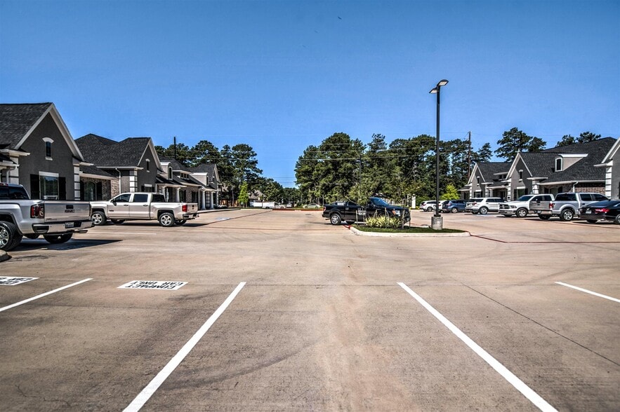 More Photos Of 16826 N Eldridge Pky, Tomball Unknown For Lease