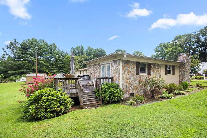 More Photos Of 950 Totten Rd, Gibsonville Freestanding For Sale