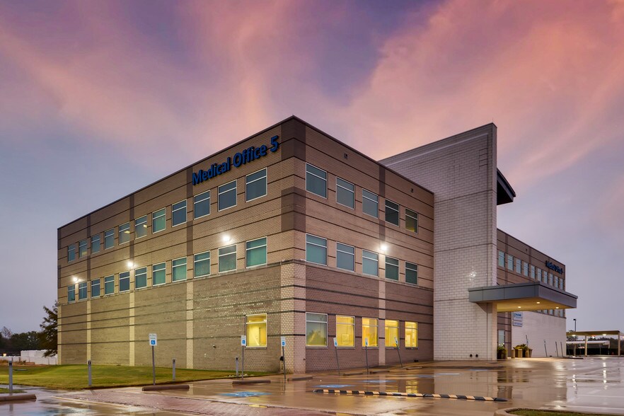 More Photos Of 12001 South Fwy, Burleson Medical For Lease