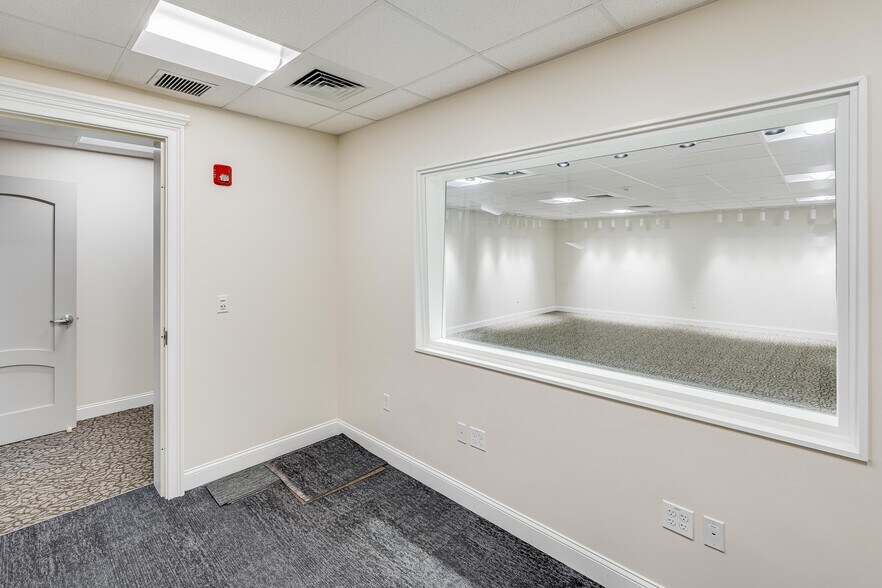 More Photos Of 1274 Osgood St, North Andover Office For Lease