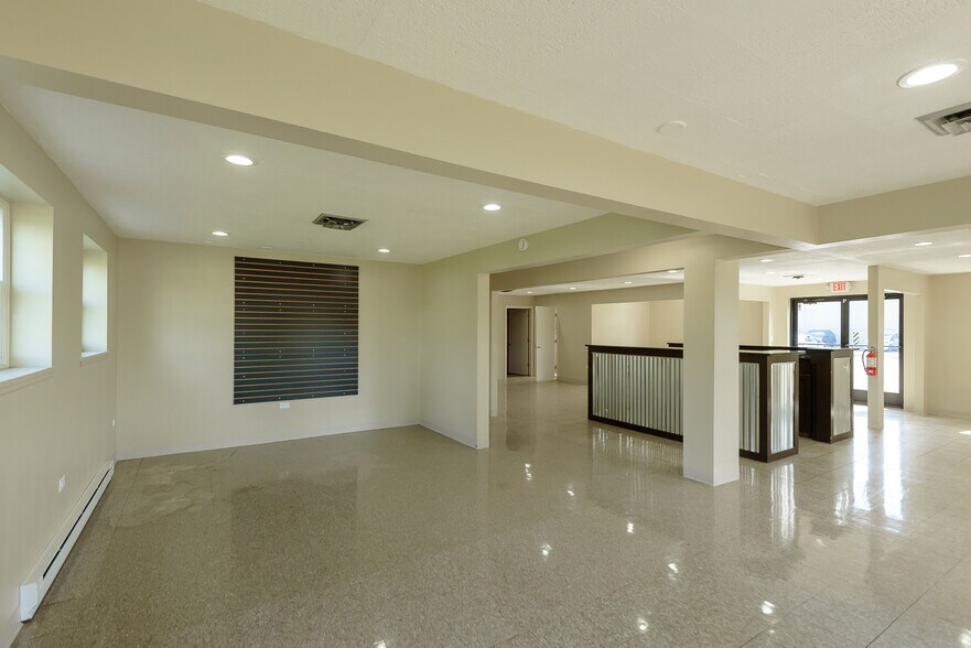 More Photos Of 6250 Jackson Rd, Ann Arbor Freestanding For Lease