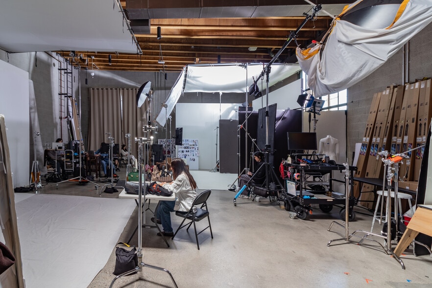 More Photos Of 2352 Ripple St, Los Angeles Loft Creative Space For Sale
