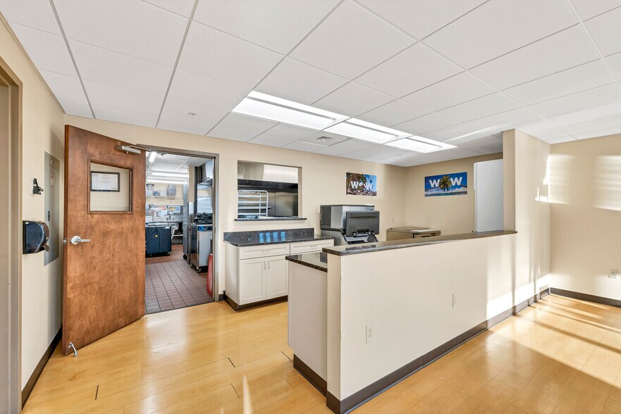 More Photos Of 81 Whittier Hwy, Moultonborough Office For Sale