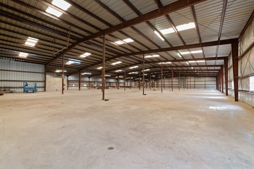 More Photos Of 14392 W Expressway 83, Harlingen Industrial For Sale