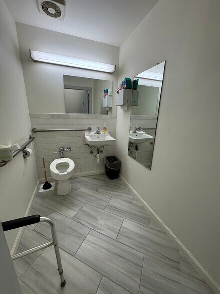 More Photos Of 508 N Commerce Ave, Front Royal Bank For Sale