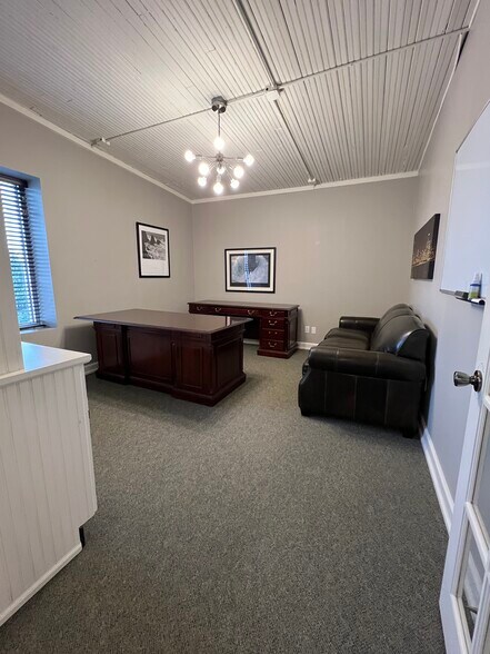 More Photos Of 136 St Matthews Ave, Louisville Office For Lease