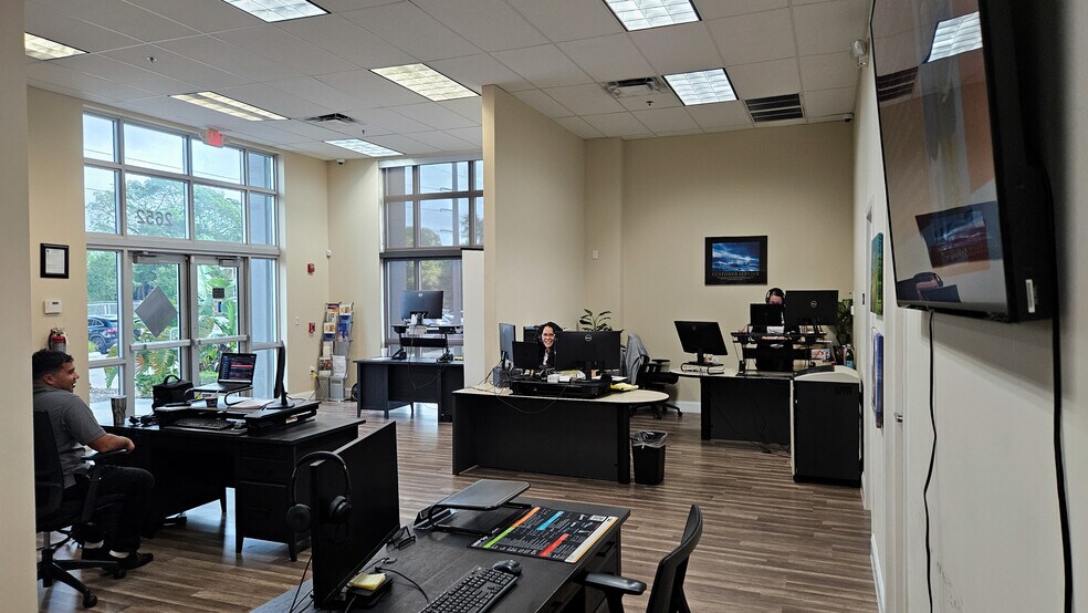 Primary Photo Of 2652 SW 36th St, Fort Lauderdale Warehouse For Lease