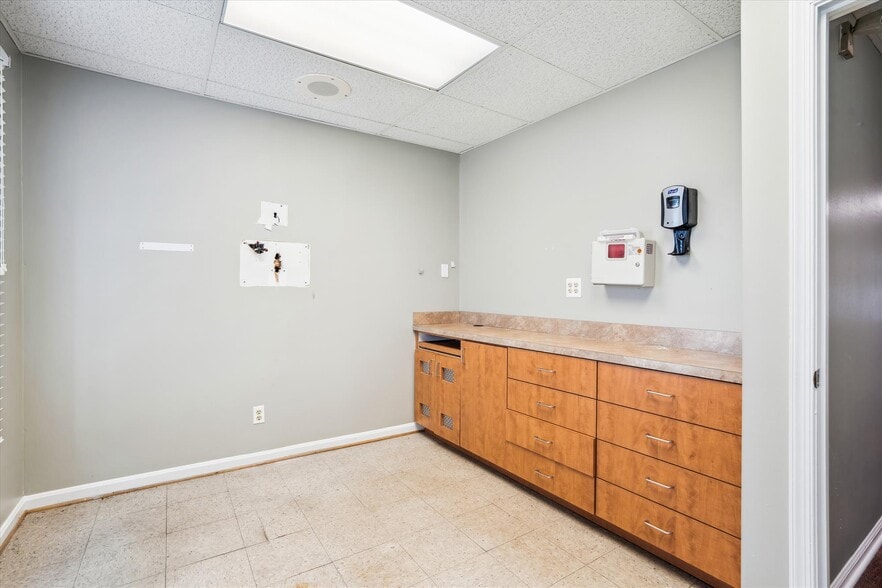 More Photos Of 14333 Laurel Bowie Rd, Laurel Medical For Sale