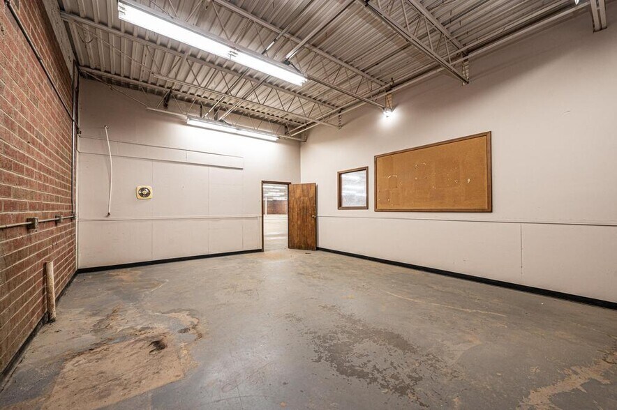 More Photos Of 1120 1st St W, Conover Distribution For Lease