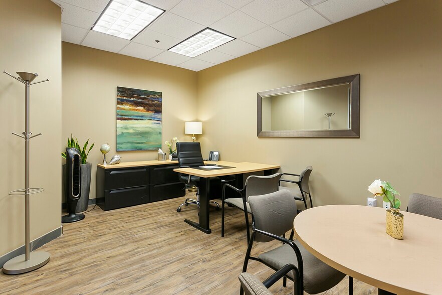 More Photos Of 9375 E Shea Blvd, Scottsdale Coworking Space