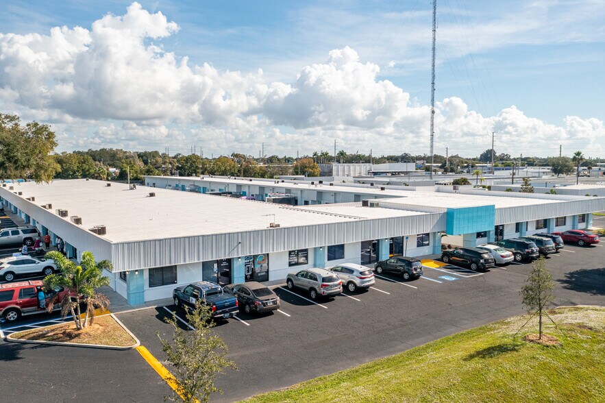 More Photos Of 4301 32nd St, Bradenton Flex For Lease