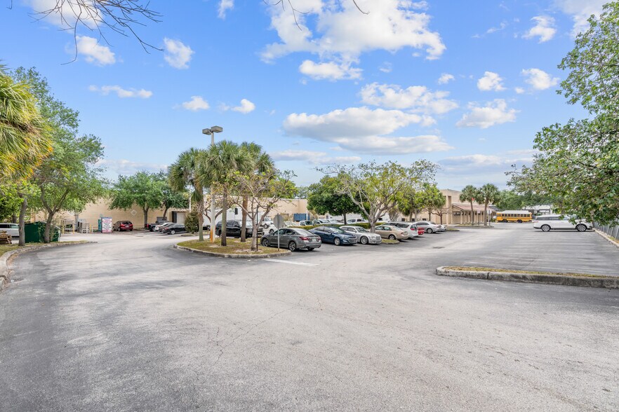 More Photos Of 5150 N State Road 7, North Lauderdale Refrigeration Cold Storage For Lease