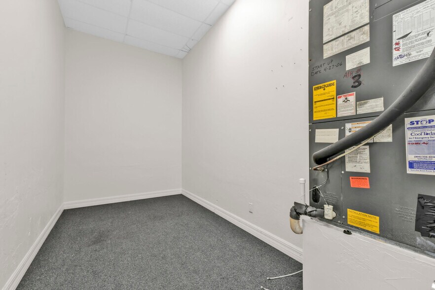 More Photos Of 4694 Tamiami Trl, Port Charlotte Freestanding For Lease