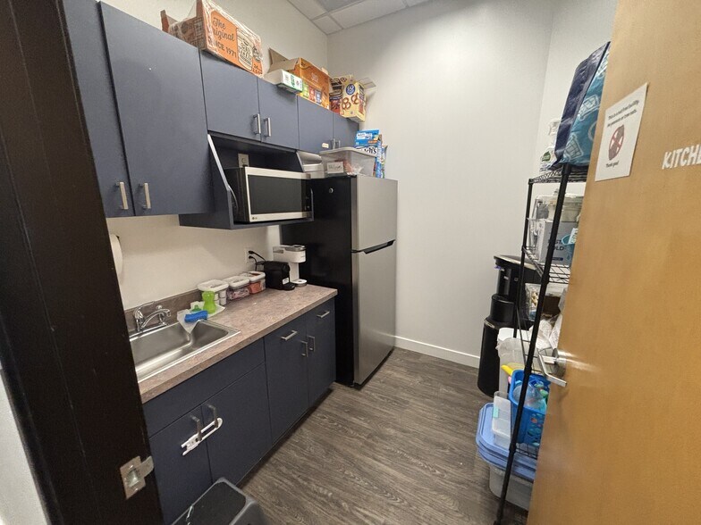 More Photos Of 1830 S Alma School Rd, Mesa Medical For Sale