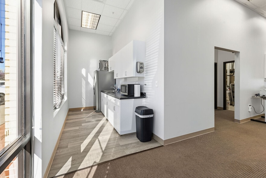 More Photos Of 276 E 12200 S, Draper Office For Sale