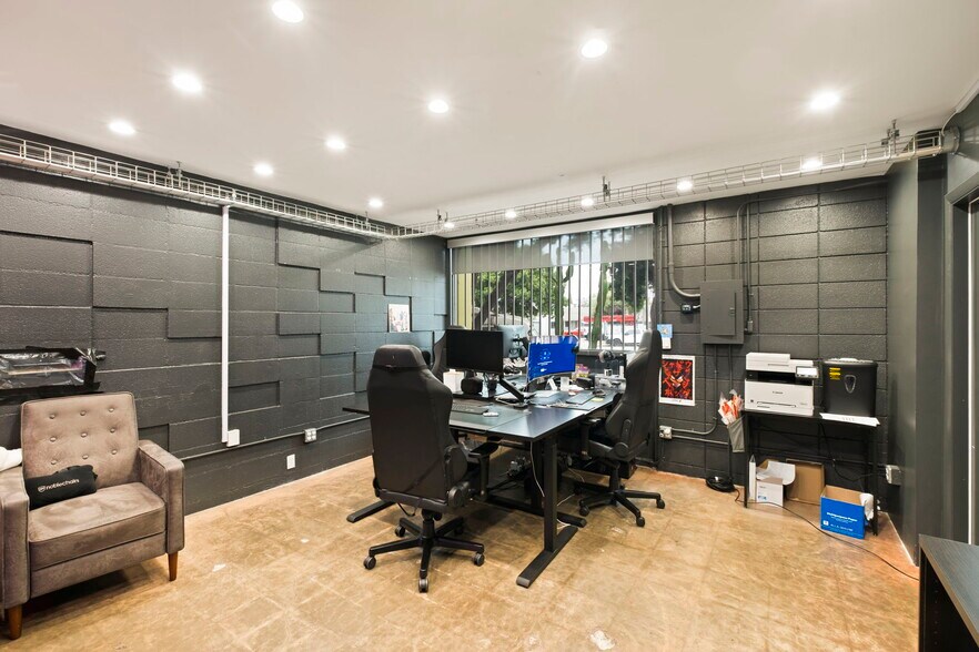 More Photos Of 5200 Venice Blvd, Los Angeles Loft Creative Space For Lease