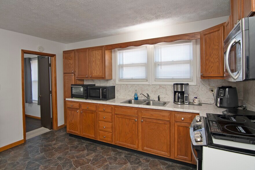 More Photos Of 439 Main Street, Rainelle Storefront Retail Residential For Sale