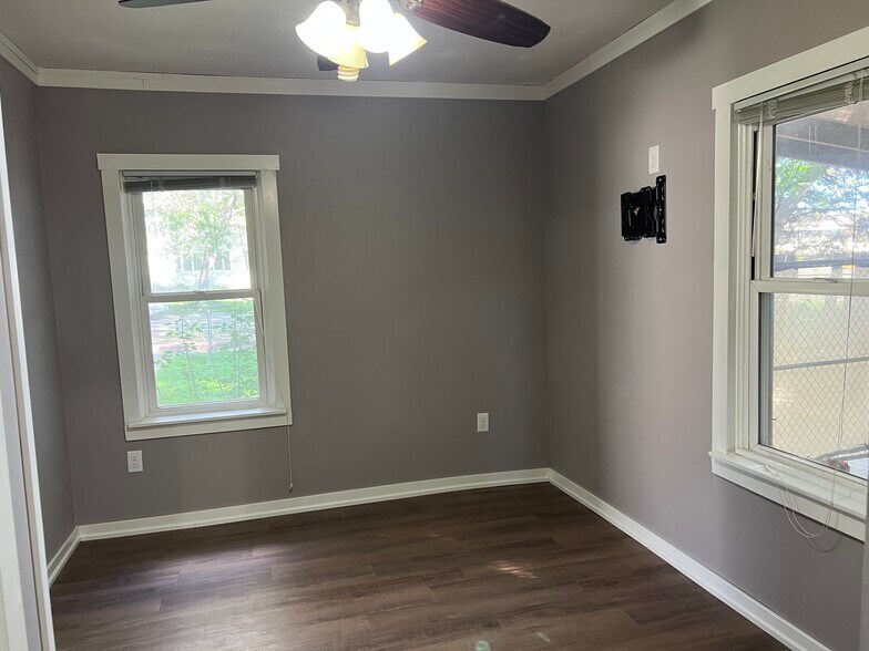 More Photos Of 804 S Bailey Ave, North Platte Flex For Sale