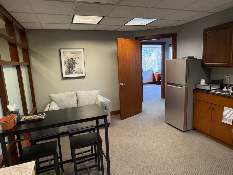 More Photos Of 1034-1040 Great Plain Ave, Needham Office For Lease