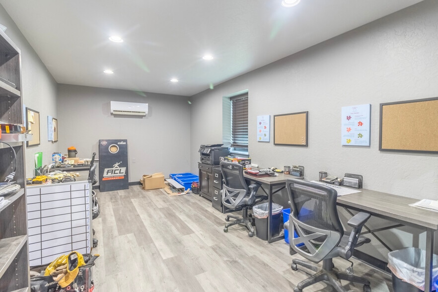 More Photos Of 2320 Beverly Hills St, Norman Warehouse For Sale