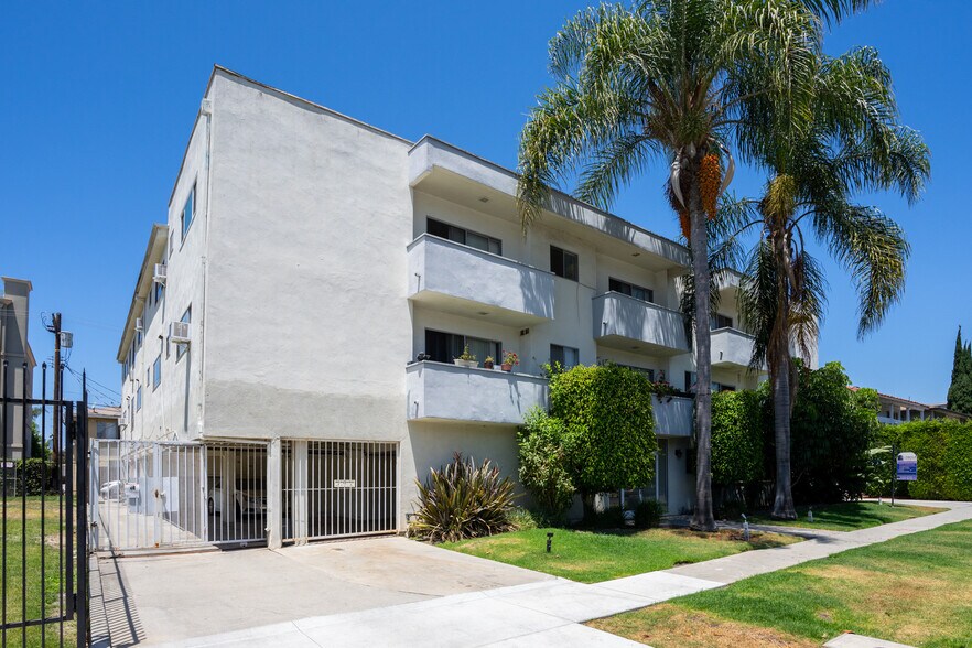 More Photos Of 1041 S Corning St, Los Angeles Apartments For Sale